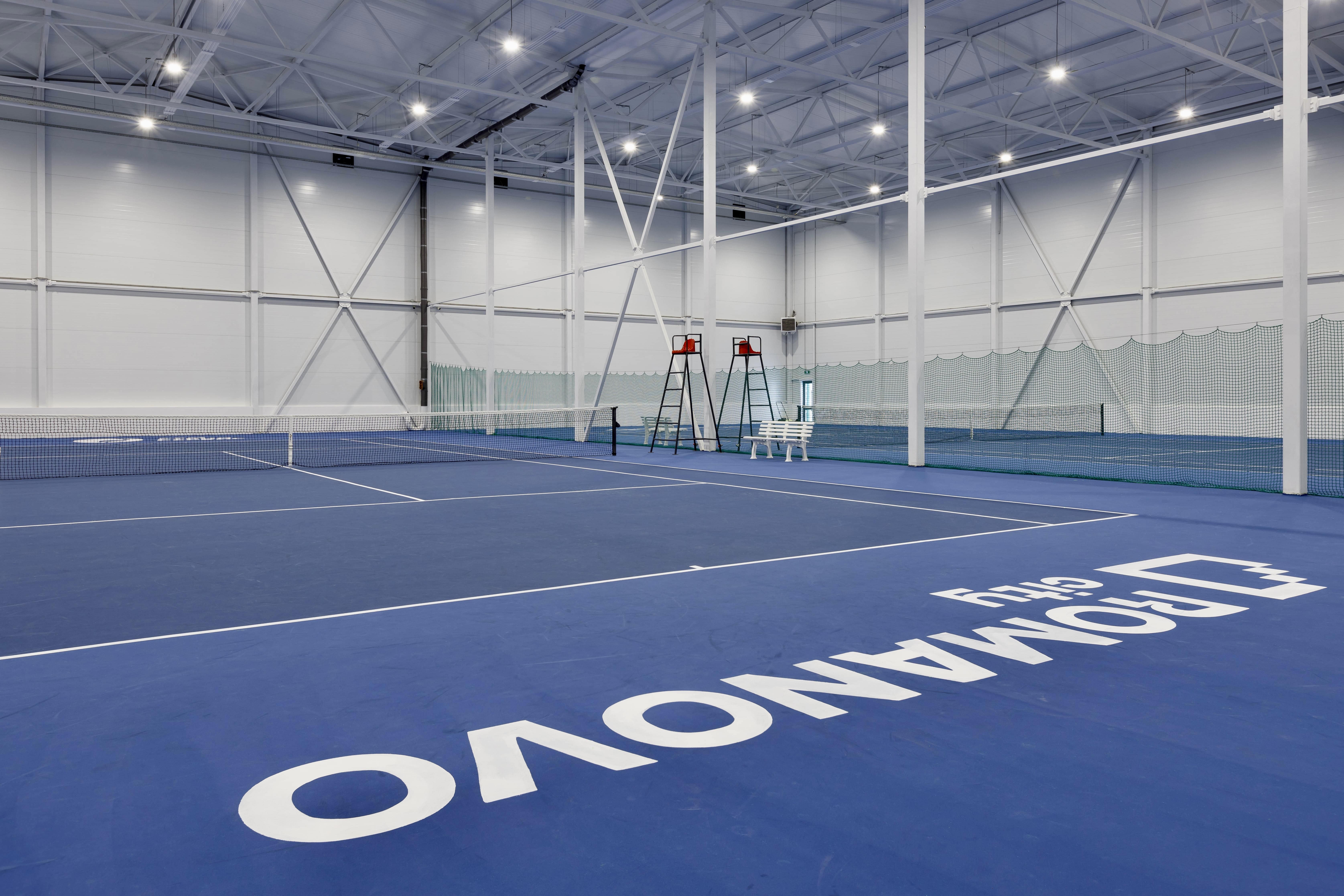 Аренда закрытых теннисных кортов